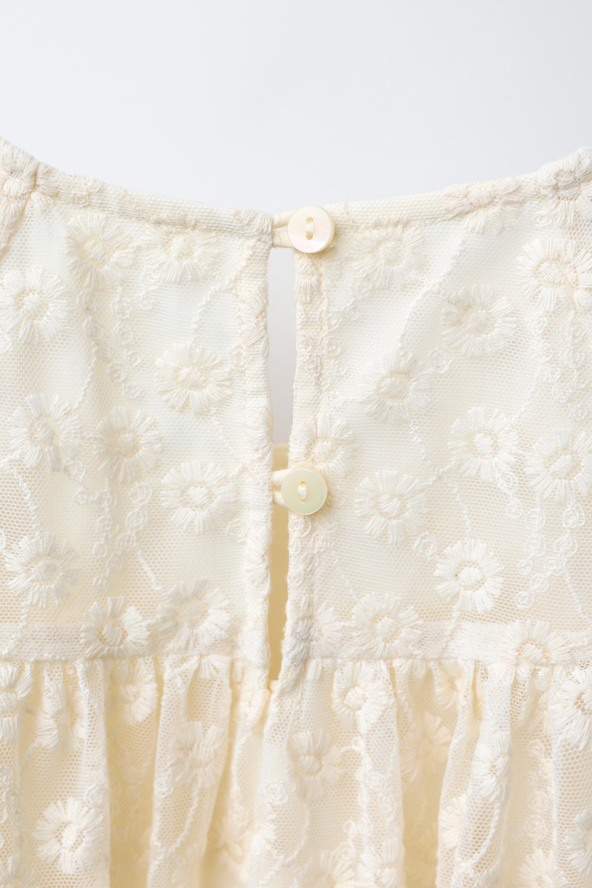 ROBE EN TULLE PAPILLONS